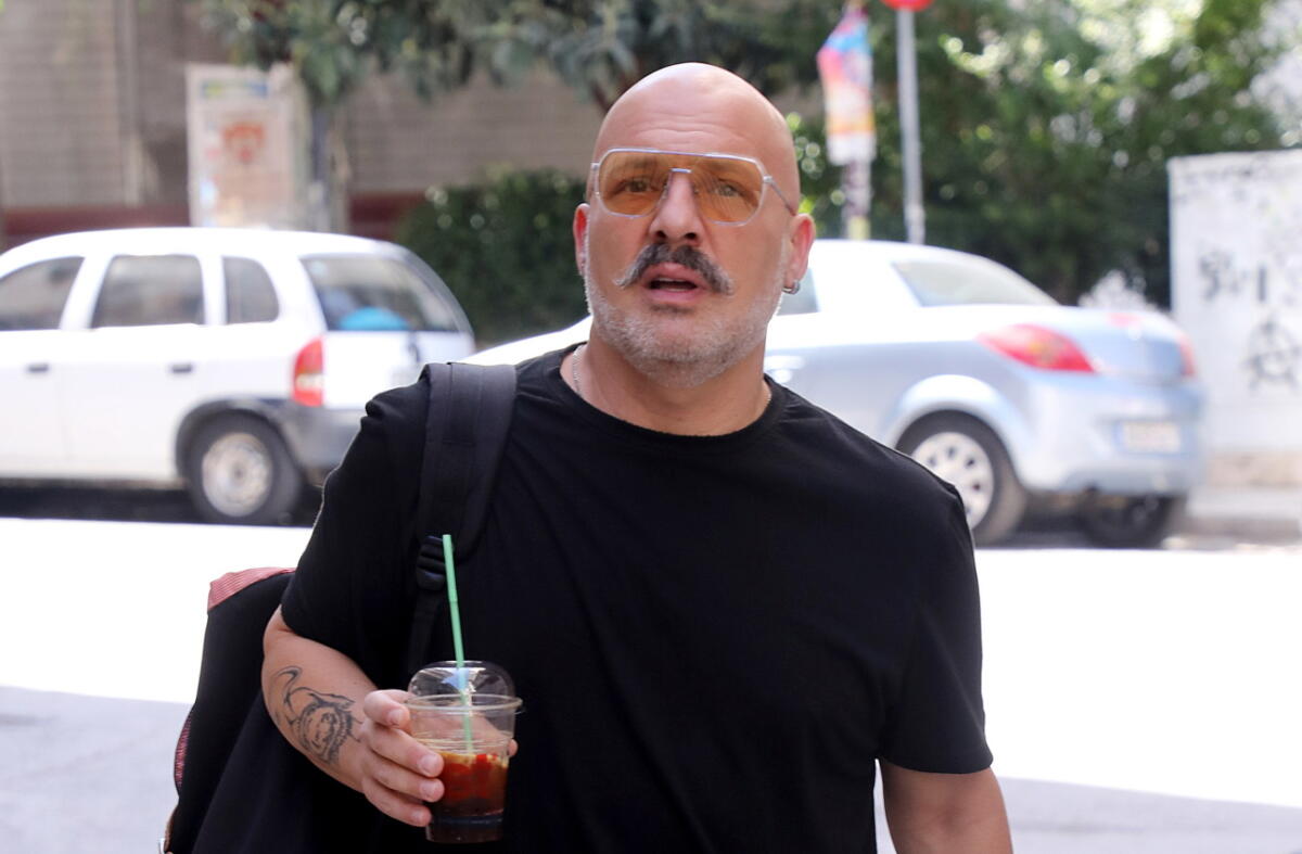 Νίκος Μουτσινάς