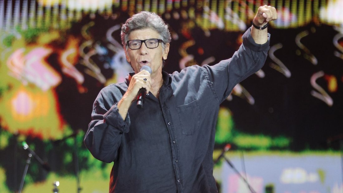 Γιάννης Μπέζος