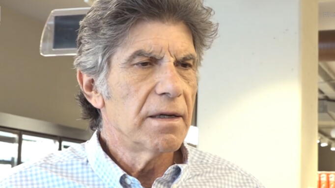 Γιάννης Μπέζος
