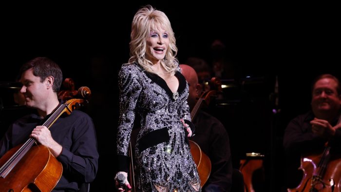 Dolly Parton: Ανέβαλε τις συναυλίες της στο Λας Βέγκας λόγω προβλημάτων υγείας – Η ανάρτηση της τραγουδίστριας