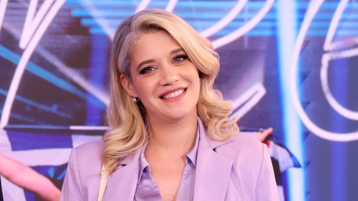 Τζένη Θεωνά: Ποζάρει με φουσκωμένη κοιλίτσα λίγο πριν γεννήσει το δεύτερο παιδί της