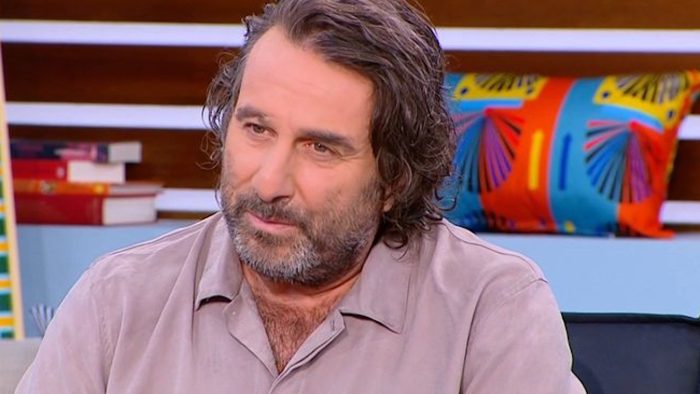 Ηλίας Βαλάσης για Πάρι Ρούπο: «Η ελευθερία του λόγου σταματάει εκεί που ενοχλεί την ψυχή των άλλων»