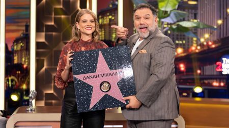 The 2Night Show: Δανάη Μιχαλάκη και Σταμάτης Γονίδης μιλούν για όλα στον Γρηγόρη Αρναούτογλου