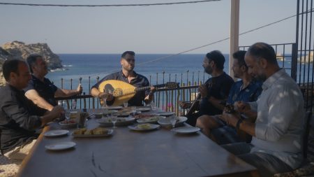 Akis Food Tour: Πρεμιέρα απόψε από το Ηράκλειο της Κρήτης