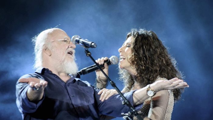 Διονύσης Σαββόπουλος – Η Ελευθερία Αρβανιτάκη αποχαιρετά τον μεγάλο της δάσκαλο: «Αντίο ήρωά μου, αντίο μάγε της σκηνής»