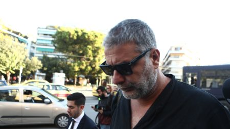 Βασίλης Μπισμπίκης