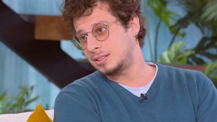 Βαγγέλης Δαούσης: «Προσπαθώ να ισορροπήσω μεταξύ του Ζλάταν Ιμπραΐμοβιτς και της Ματίνας Μανταρινάκη»