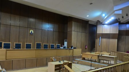 Πασίγνωστος παρουσιαστής καταδικάστηκε για revenge porn: Το «ροζ» βίντεο, ο άγριος χωρισμός της γυναίκας και η κατάθλιψη