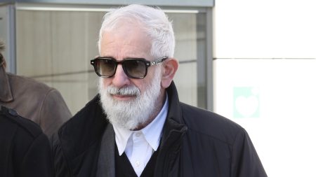 Πέτρος Φιλιππίδης