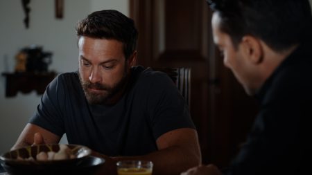 Γη της Ελιάς: Ο Αντώνης αποφυλακίζεται