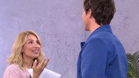 «Σάστισε» η Μαρία Ηλιάκη με τον καλεσμένο: «Καλέ τι ωραία μάτια έχεις, από κοντά είναι πιο ωραία»