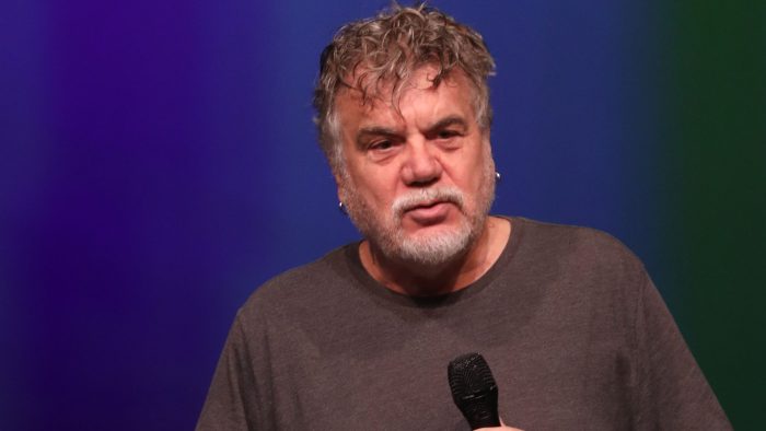 Γιάννης Κακλέας: «Το μάτι μου λοξοδρομεί, μια Μπέκετ και μια Καρβέλας, μια Βίσση και μια Επίδαυρος»