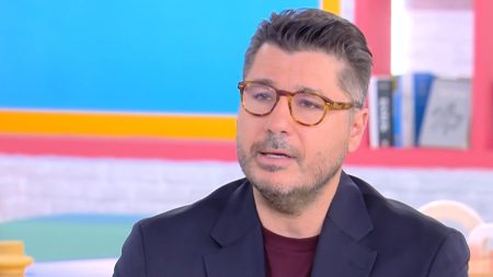 Λάμπρος Κωνσταντάρας