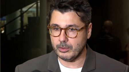 Λάμπρος Κωνσταντάρας