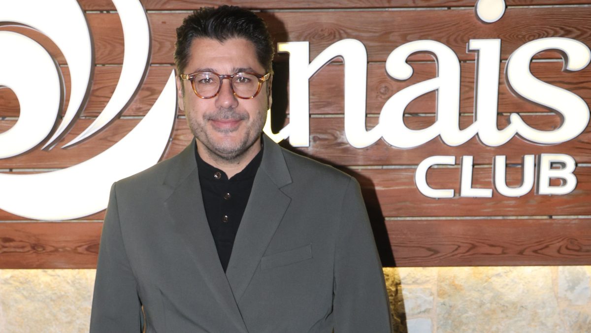 Λάμπρος Κωνσταντάρας