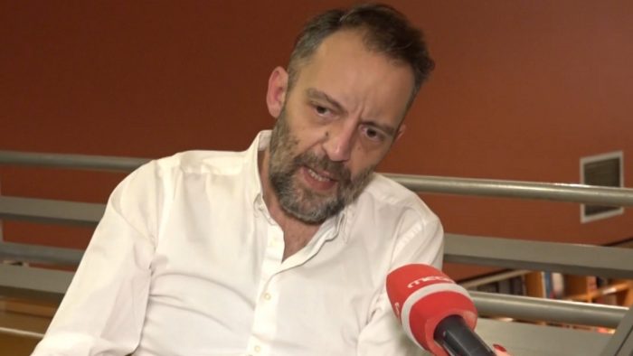 Αύγουστος Κορτώ: «Καταλήγεις στο μίσος επειδή δεν έχεις γνωρίσει αρκετά την αγάπη»