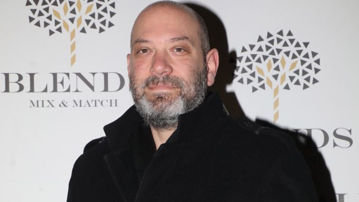 Γιώργος Λάγιος: «Στα 14 είχα την πρώτη ολοκληρωμένη επαφή με μια φίλη της μαμάς μου”