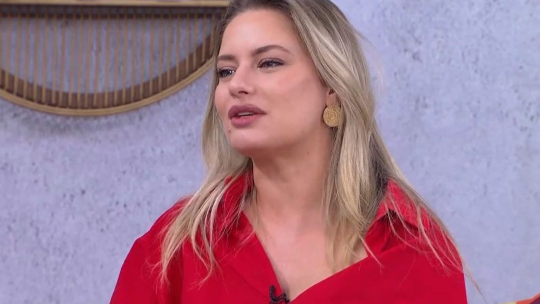 Ντόρα Μακρυγιάννη: «Την απόφαση να αλλάξω ζωή την πήρα εν μία νυκτί, γύριζα με μία βαλίτσα και έμενα όπου έβρισκα»