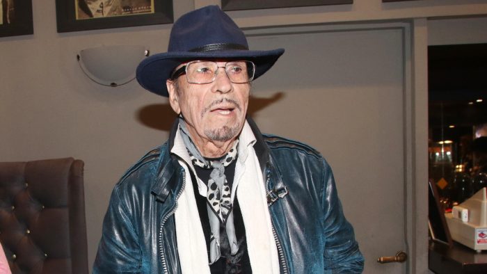 Αλίκη Βουγιουκλάκη: Ο Φώτης Μεταξόπουλος αποκαλύπτει το περιστατικό με την ξανθιά χορεύτρια – «Ήταν πίσω της και αυτό την ενοχλούσε»