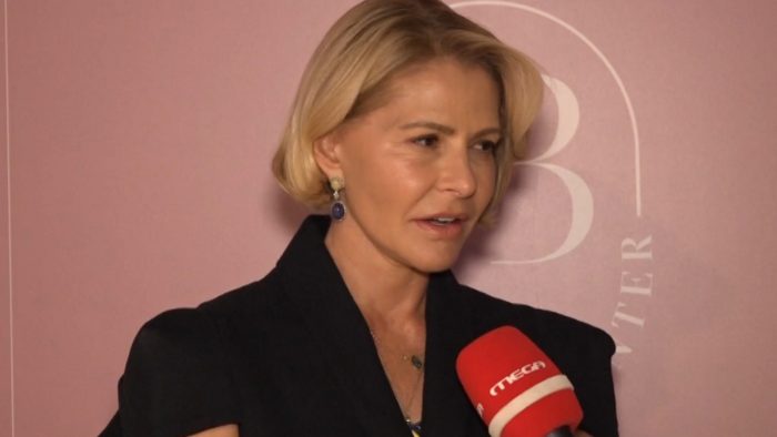 Τζένη Μπαλατσινού: «Ο τοκετός πρέπει να αντιμετωπίζεται σαν κάτι ιερό»