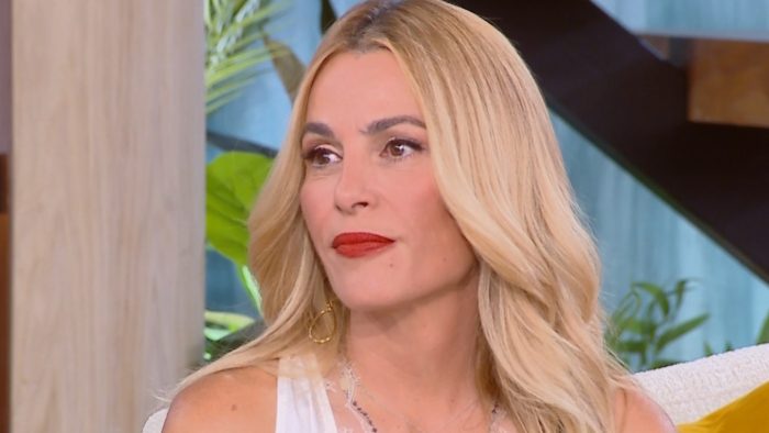 Τζένη Μπότση: «Έχω ένα αγκάθι μέσα μου που δεν κάνω θέατρο, αλλά η προτεραιότητα είναι η κόρη μου»