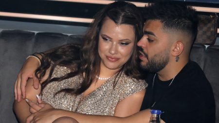 Λάουρα Νάργες, Χρήστος Σαντικάι