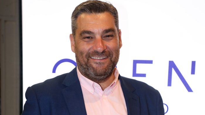Μάνος Νιφλής: «Ο Γιώργος Παπαδάκης δεν μπορεί να φύγει έτσι από την τηλεόραση»