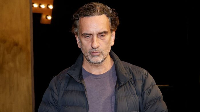 Νίκος Ψαρράς: «Αν δεν έχεις σπουδάσει θέατρο, δεν μπορείς να το κάνεις όσους followers κι αν έχεις, ακόμα και εκατομμύρια»