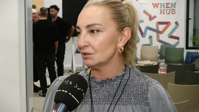 Η Ρούλα Ρέβη για τη φωτογραφία με τον Αποστόλη Τότσικα: «Έγινε αναπαραγωγή γιατί είναι ένα στερεότυπο»