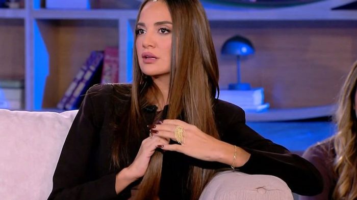 Ρία Ελληνίδου: «Άκουσα κάτι φήμες ότι αυτή δεν ήταν η αληθινή γιαγιά μου και την πληρώσαμε»