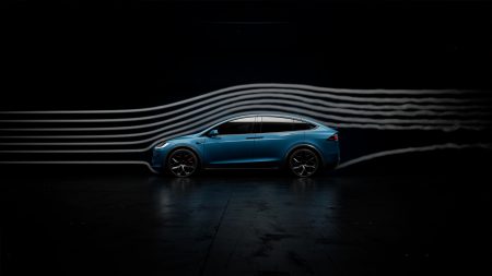 Tesla: Ετοιμάζει νέα αποκάλυψη την Τρίτη για οικονομικά ηλεκτρικά αυτοκίνητα