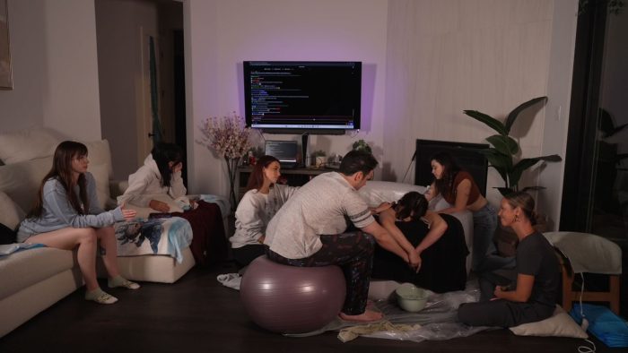 Μια streamer γέννησε ζωντανά στο Twitch και ο CEO της πλατφόρμας ήταν στο chat