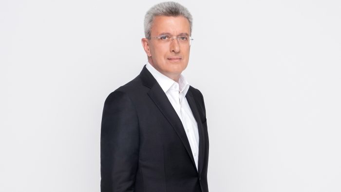 Πρόσωπο με πρόσωπο: Ο Νίκος Χατζηνικολάου κάνει πρεμιέρα με απαντήσεις που δεν χωρούν καθυστέρηση