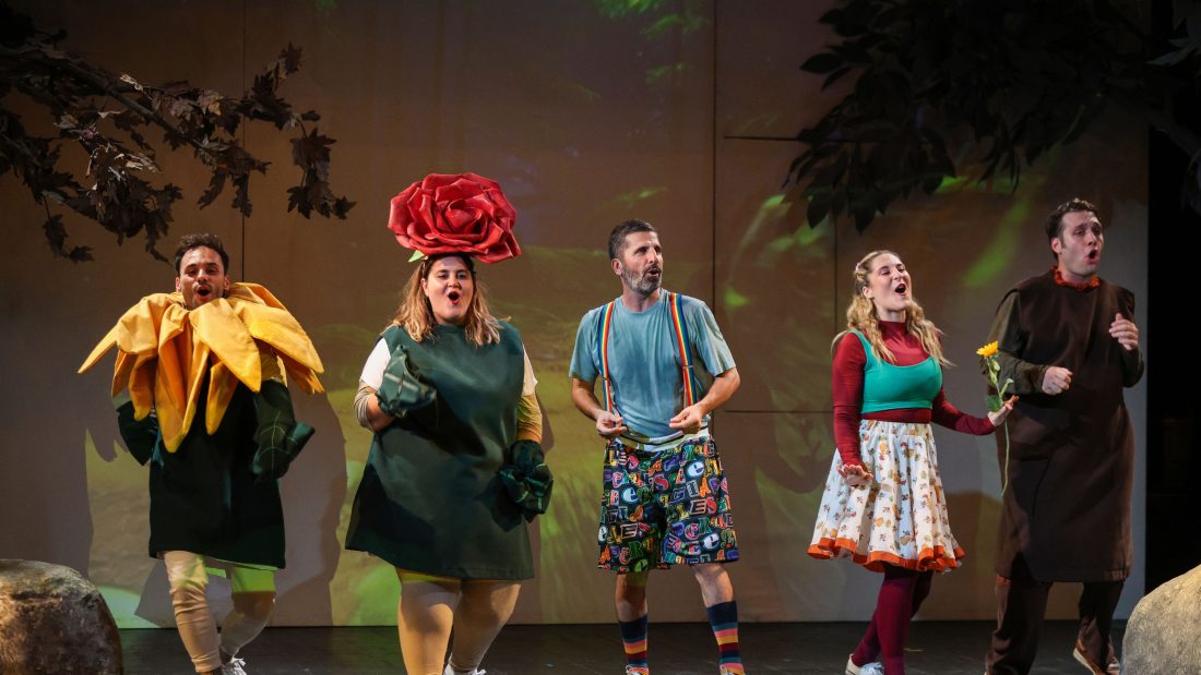 Ταξίδι στην Ανθοχώρα: Συνεχίζεται η επιτυχία της δημοφιλους παιδικής παράστασης στο Θέατρο Αθηνών