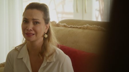 Να μ’ αγαπάς