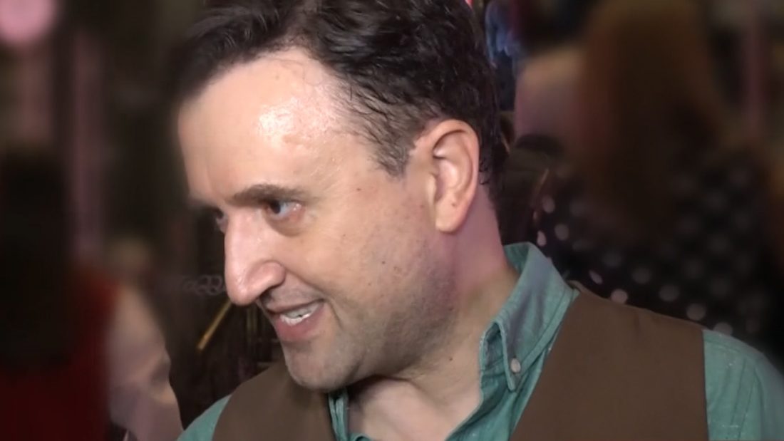 Αντέδρασε ο Αργύρης Αγγέλου με την ερώτηση on camera: «Προσπαθείτε να μου το πείτε ευγενικά, είναι λάθος αυτό»