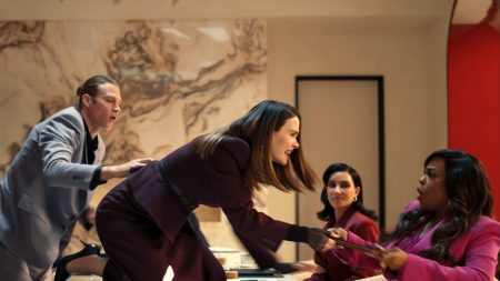 All’s Fair: Η σειρά που πήρε 0 από κοινό και κριτικούς είναι τόσο κακή που καταλήγει να είναι καλή