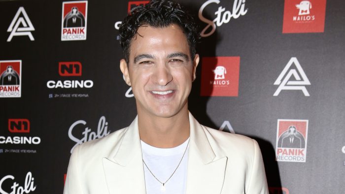 Δήμος Αναστασιάδης για Τζένη Θεωνά: «11 χρόνια μετά είμαστε ακόμα εδώ, δεν τα παρατήσαμε»