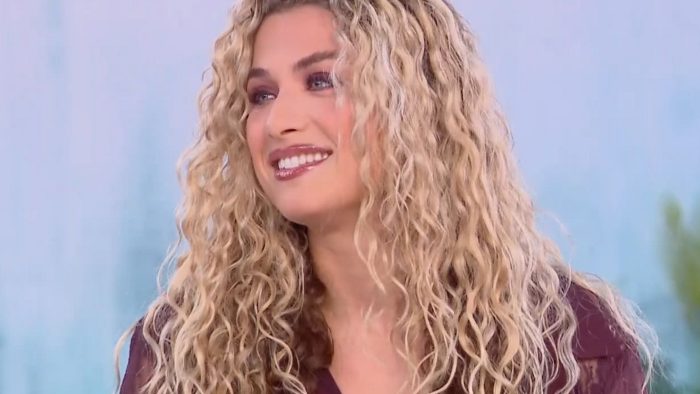 Αντιγόνη: «Όταν ήμουν μικρή, έβλεπα την Έλενα Παπαρίζου και έλεγα ότι θα το κάνω κι εγώ»