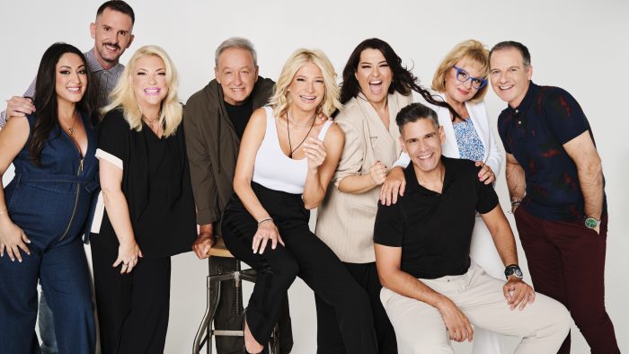 Φαίη Σκορδά: «Πήγα και αγόρασα το βιβλίο του Αλέξη Τσίπρα» – Δημήτρης Ουγγαρέζος: «Καλό κορόιδο»