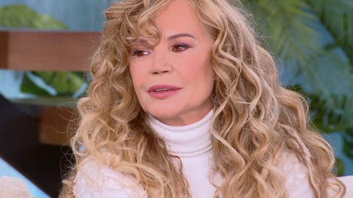 Ελένη Δήμου: «Ο κόσμος αποφάσισε για την καριέρα μου – Υπάρχουν πράγματα για τα οποία έχω μετανιώσει»