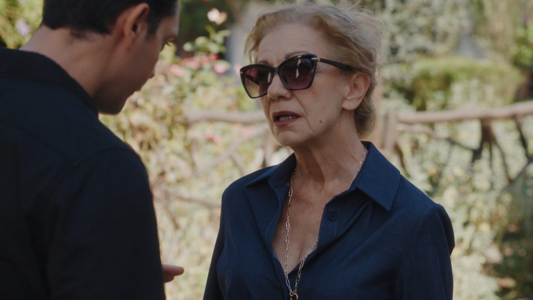 Γη της Ελιάς: Η Δάφνη ενδίδει και στον δεύτερο εκβιασμό