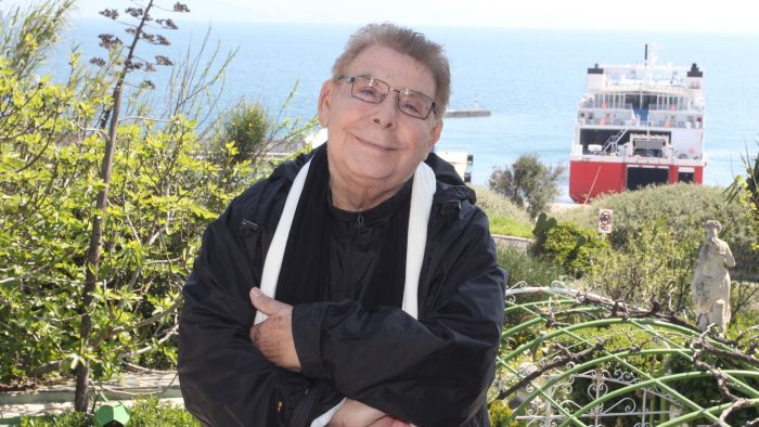 Γιάννης Γαλάτης: «Πουλάω την πολυκατοικία για να συντηρήσω 22 οικογένειες που φροντίζω»