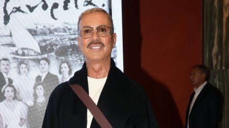 Λάκης Γαβαλάς