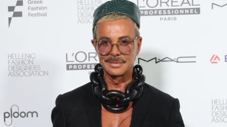 Λάκης Γαβαλάς