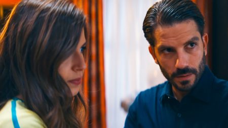 Γιατί ρε Πατέρα: Ο Φώντας έρχεται ξανά σε επαφή με την Τίνα