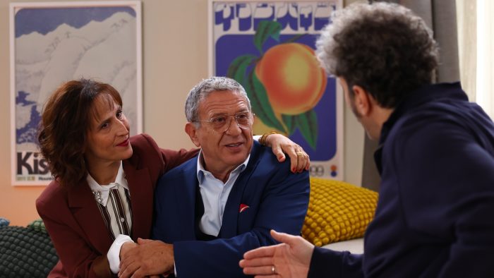 Τρομεροί γονείς: O απρόσμενος επισκέπτης και το φλερτ της θα δυναμιτίσουν τα πράγματα