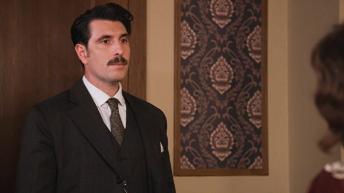 Grand Hotel: O Ρήγας ακούει τον έντονο καβγά Αλίκης και Άρη