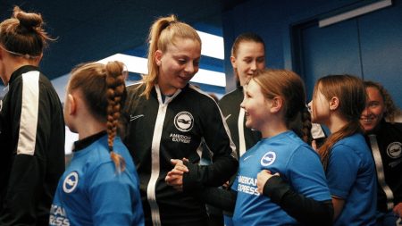 When Nobody’s Watching: Γίνεται να είσαι γυναίκα στην Ελλάδα και να παίζεις ποδόσφαιρο;