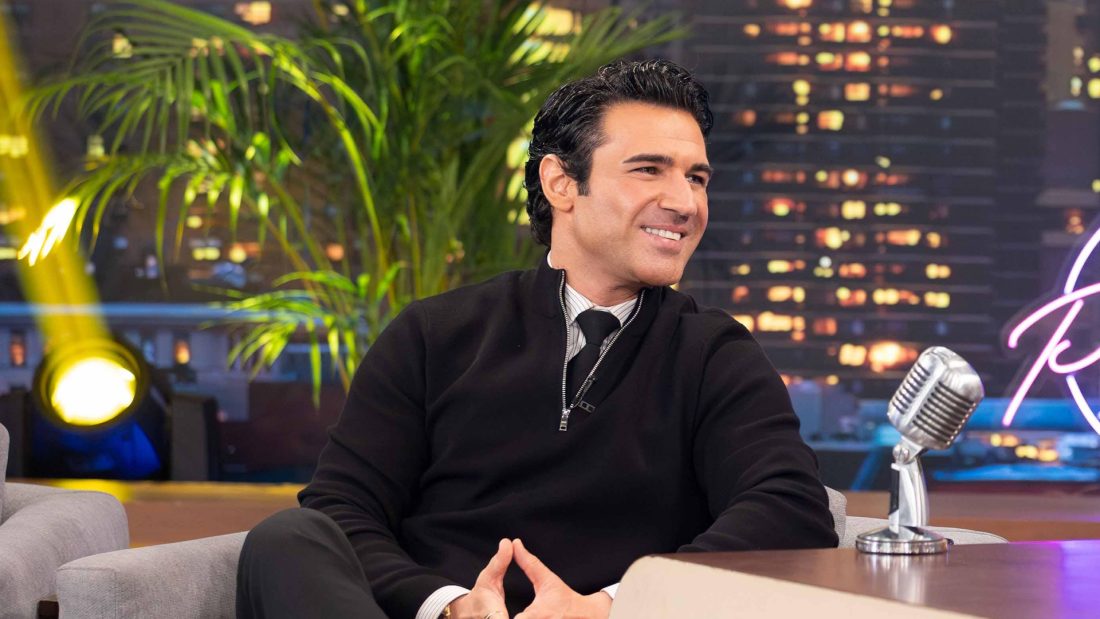 Πέτρος Ιακωβίδης: «Έγινα τραγουδιστής, επειδή είδα σε μία ελληνική ταινία τον Τόλη Βοσκόπουλο»